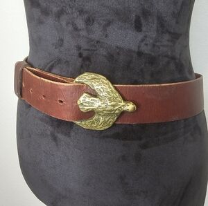 Dove Bird Hammered Buckle Brown Leather Belt